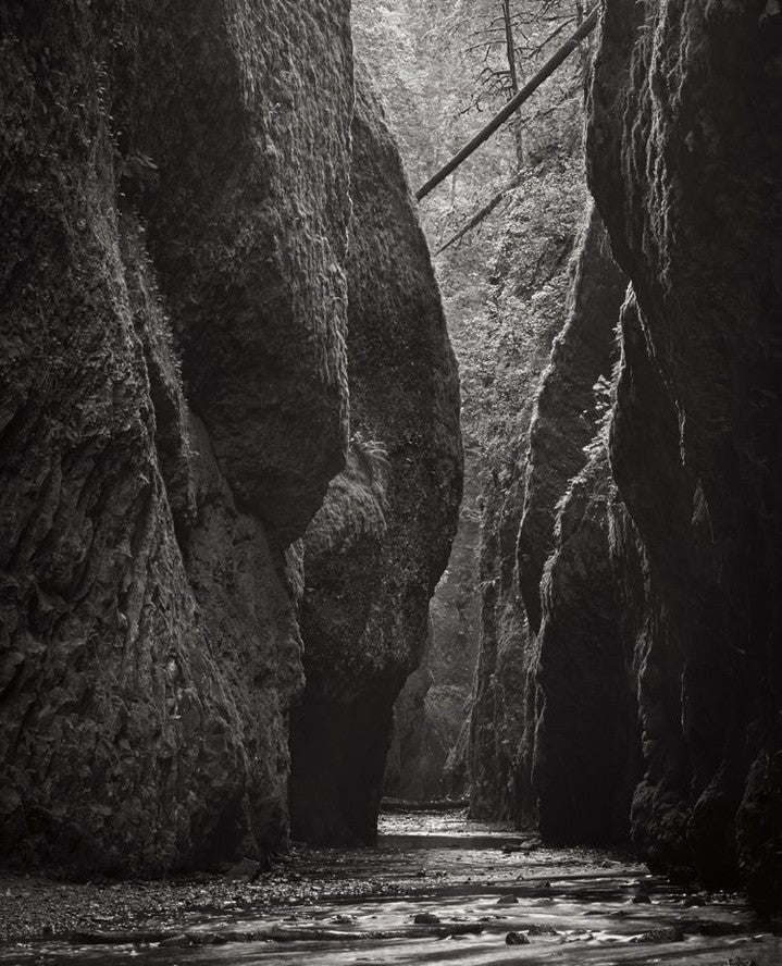Canyon narrow light